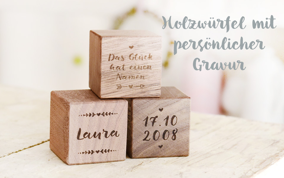 Personalisierte Holzwrfel mit Gravur