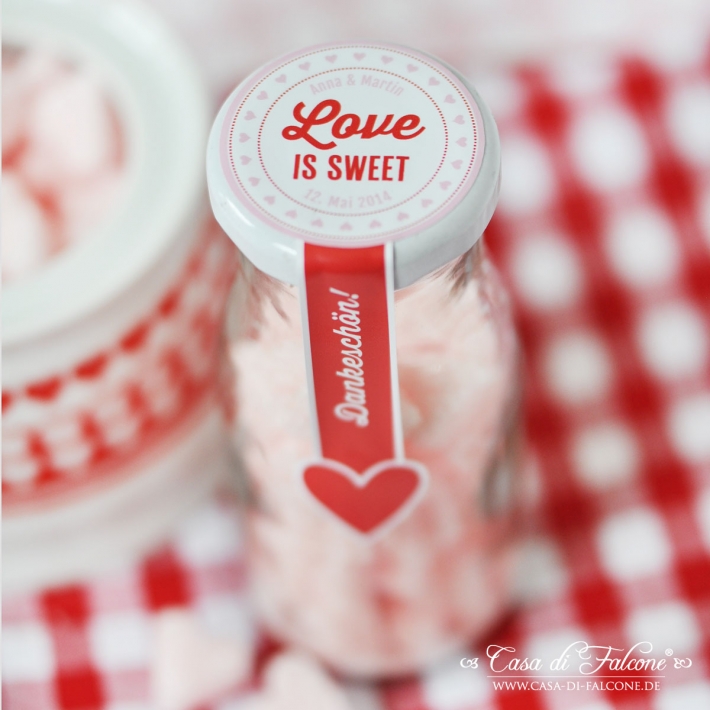 Hochzeitsaufkleber Love is sweet