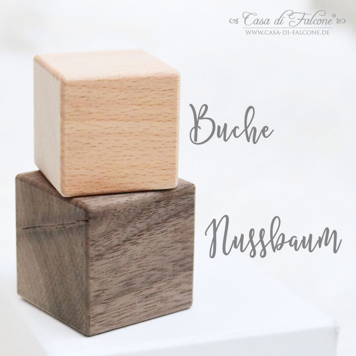 Personalisierter Holzwrfel mit Wunschtext Gravur