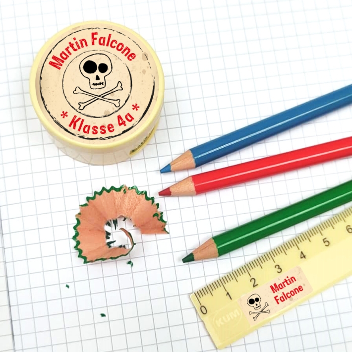 Namensaufkleber Set fr die Schule Totenkopf
