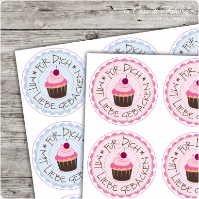Motivaufkleber mit Liebe gebacken