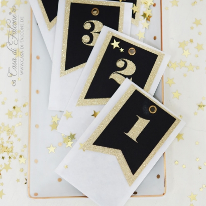 Adventskalender Zahlen Papieranhnger Fhnchen schwarz