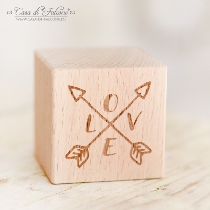 Personalisierter Holzwrfel mit Datum, Pfeil