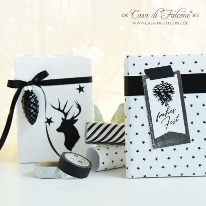 Weihnachtsaufkleber Tannenzapfen schwarz-weiss
