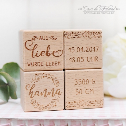 Gravierter Holzwrfel mit Wunschtext, Ranke