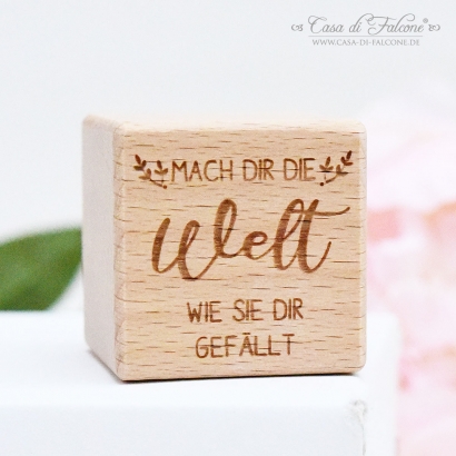 Personalisierter Holzwrfel mit Wunschtext Gravur